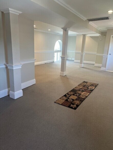 More Photos Of 64R Main St, New Canaan Office For Lease