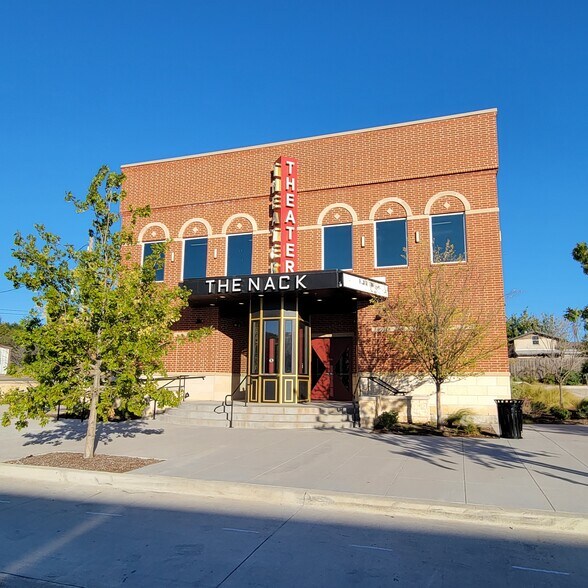 More Photos Of 6711 Oak St, Frisco Movie Theatre For Sale