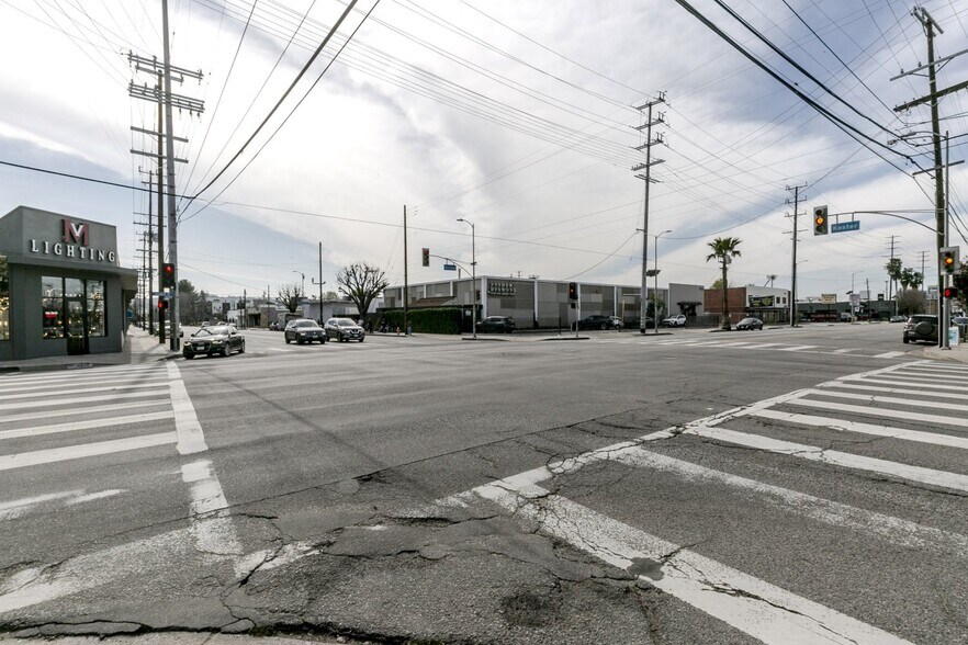 More Photos Of 6015 Kester Ave, Van Nuys Warehouse For Sale