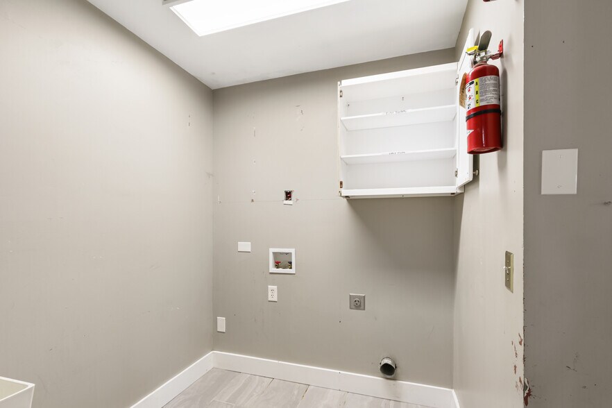 More Photos Of 1111-1123 D St, Sacramento Specialty For Sale