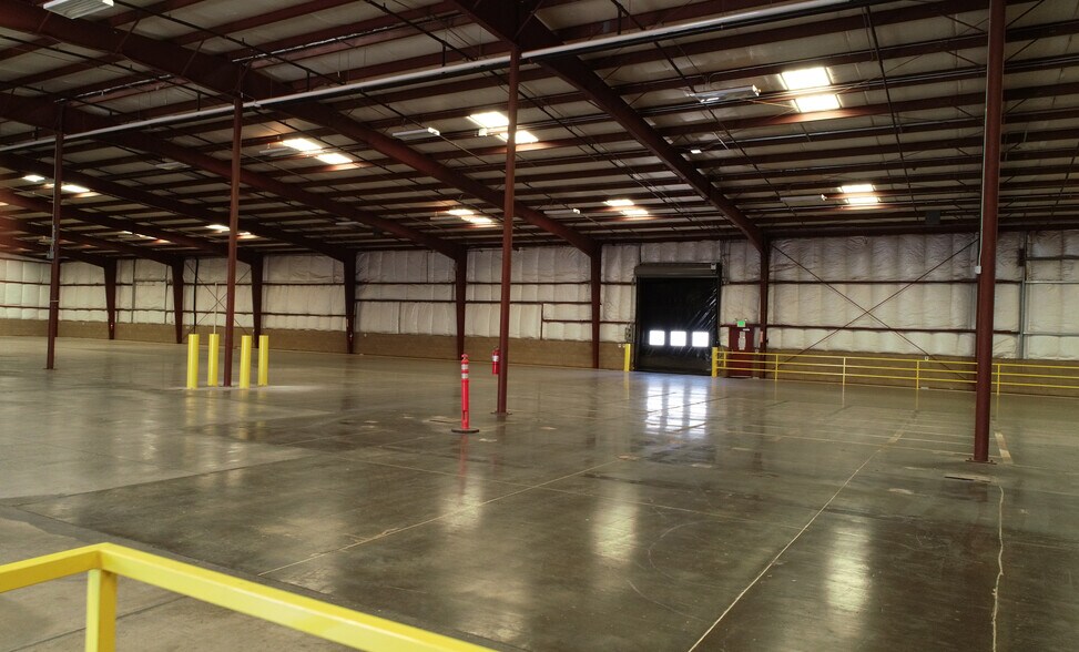 More Photos Of 506-530 El Roya Ave, Modesto Warehouse For Lease