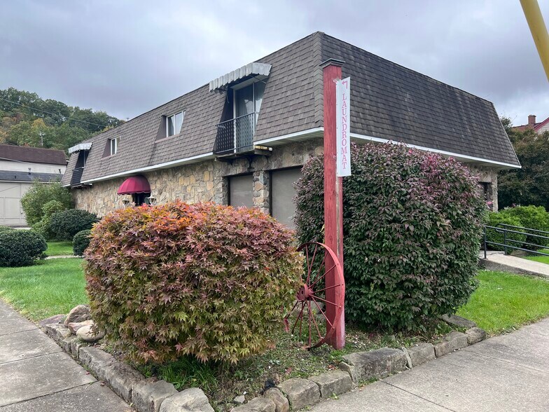 More Photos Of 318 Main St, Wampum Apartments For Sale