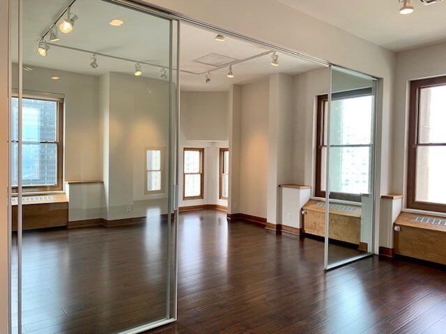 More Photos Of 333 N Michigan Ave, Chicago Office For Lease