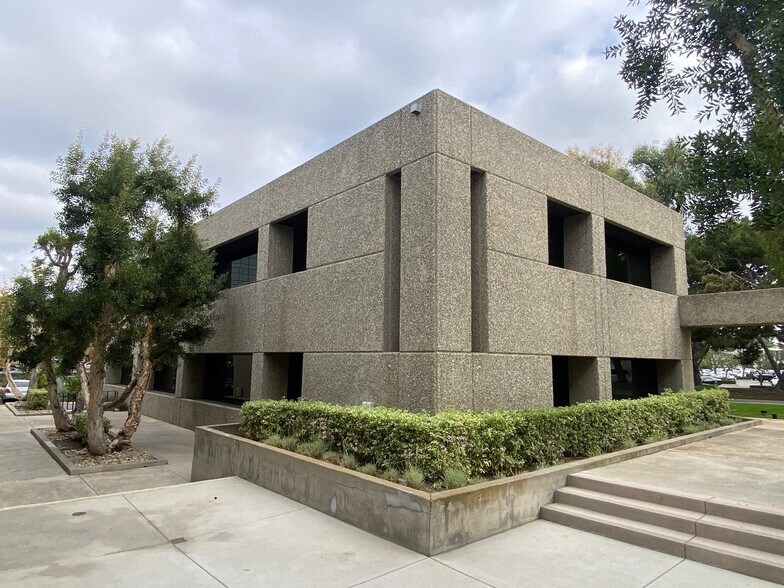 More Photos Of 5100 Birch St, Newport Beach Office For Lease