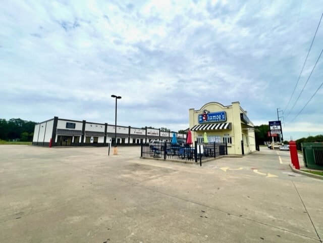 More Photos Of 8950 US-165, Sterlington Storefront For Sale