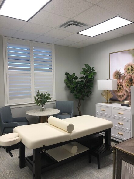 More Photos Of 20008 Champion Forest Dr, Spring Office For Sale