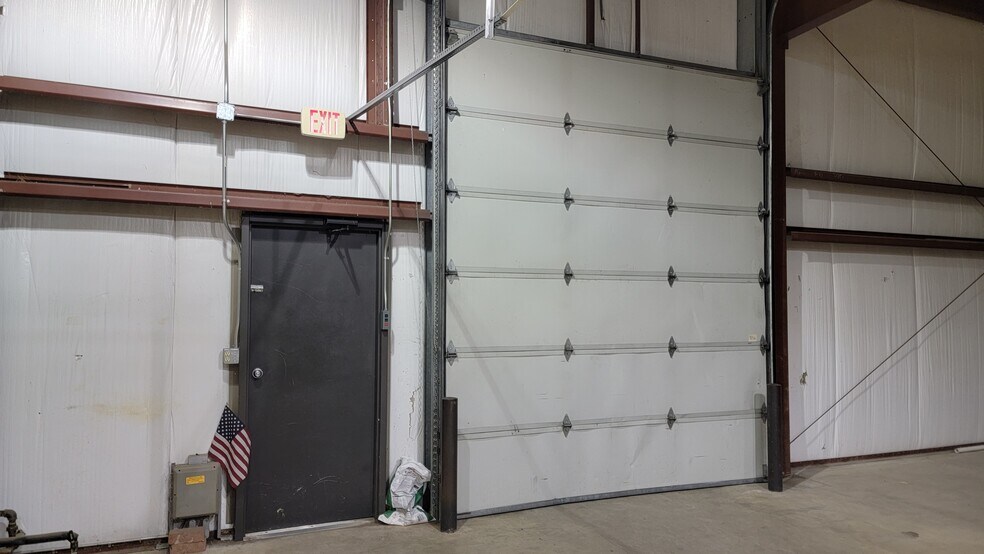 More Photos Of 1222 US HWY 50, Chillicothe Flex For Sale