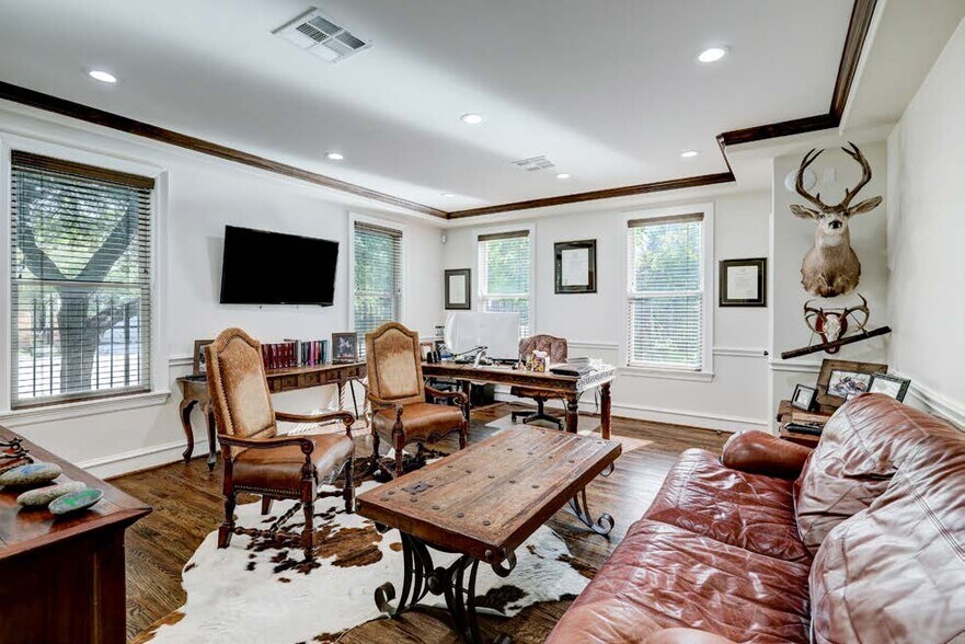 More Photos Of 1214 Elgin St, Houston Medical For Sale