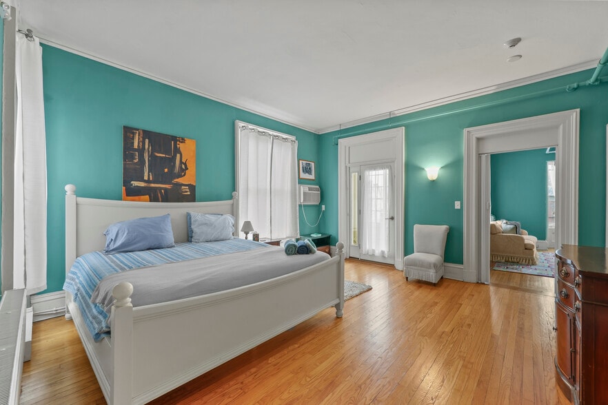 More Photos Of 74 Wendell Ave, Pittsfield Hotel For Sale