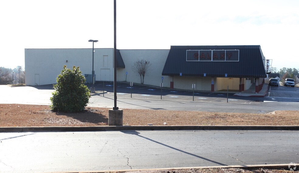 More Photos Of 274 Highway 138 SW, Riverdale Movie Theatre For Sale