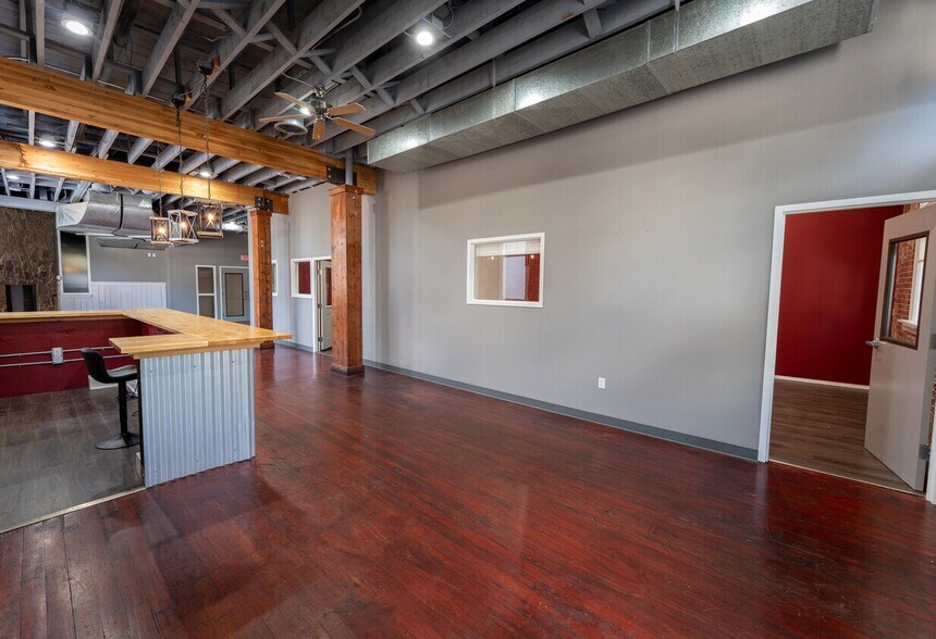 More Photos Of 600 NE Colorado St, Pullman Storefront For Lease