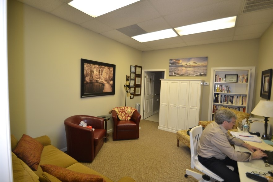 More Photos Of 4 Bradley Park Ct, Columbus Office For Lease