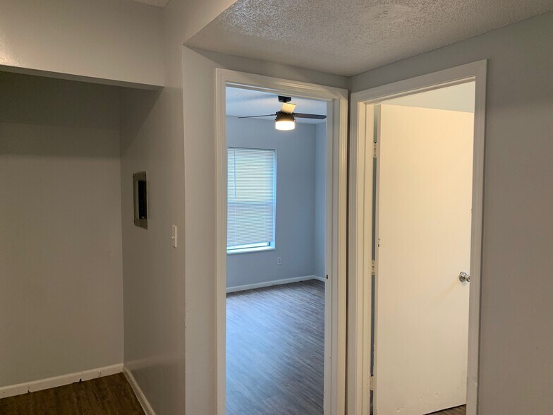 More Photos Of 2713-2715 Benton Blvd, Kansas City Apartments For Sale