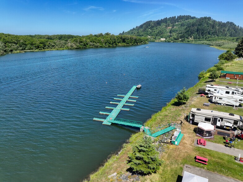 More Photos Of 17581 US Highway 101 N, Klamath Trailer Camper Park For Sale