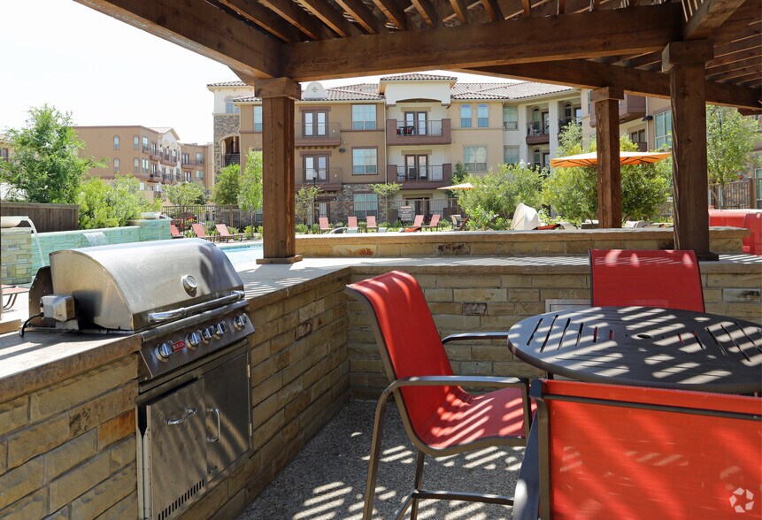 More Photos Of 1601 E Debbie Ln, Mansfield Apartments For Lease