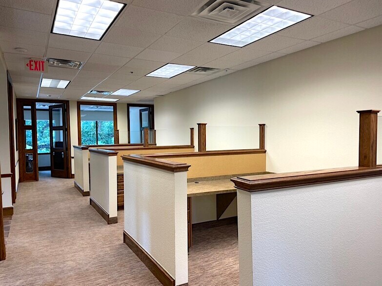More Photos Of 6190 Virginia Pky, McKinney Medical For Lease