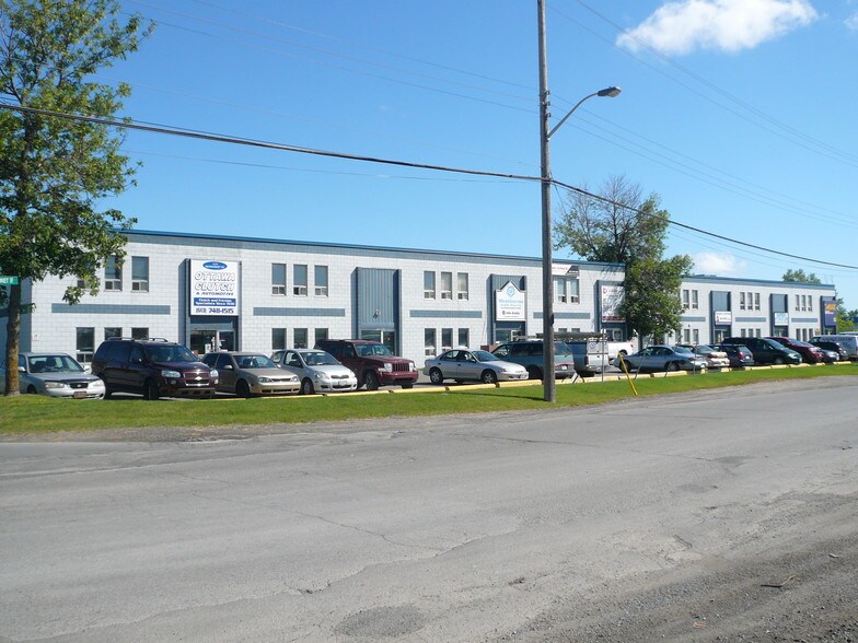 More Photos Of 1171-1185 Newmarket St, Ottawa Showroom For Lease