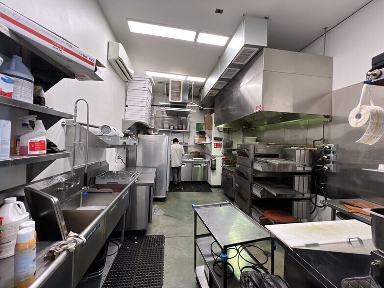 More Photos Of 771 Chukar Pl SW, Quincy Convenience Store For Sale