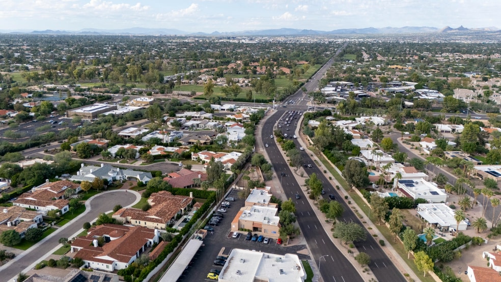 More Photos Of 10380 N Hayden Rd, Scottsdale Veterinarian Kennel For Sale