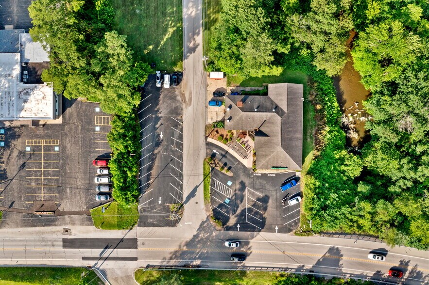 More Photos Of 2001 E Washington St, New Castle Restaurant For Sale