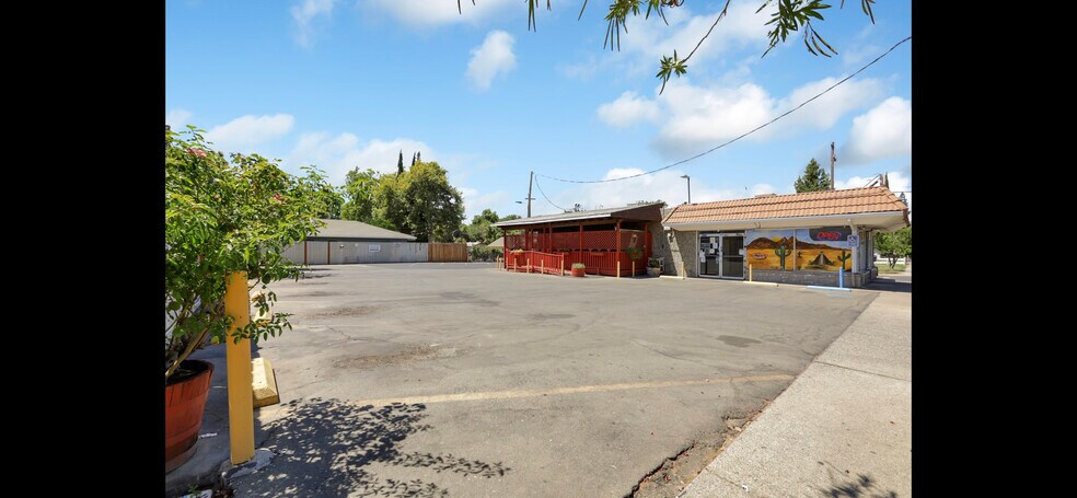 More Photos Of 120 Percy Ave, Yuba City Restaurant For Lease