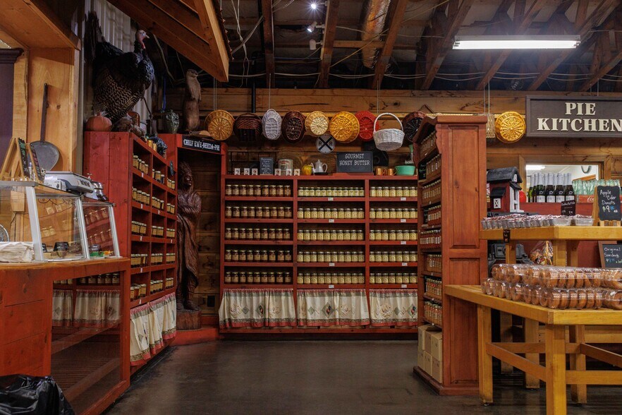 More Photos Of 63 Talona Spur Rd, Ellijay Freestanding For Sale