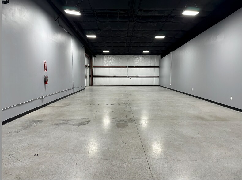 More Photos Of 7601 S Congress Ave, Austin Warehouse For Lease