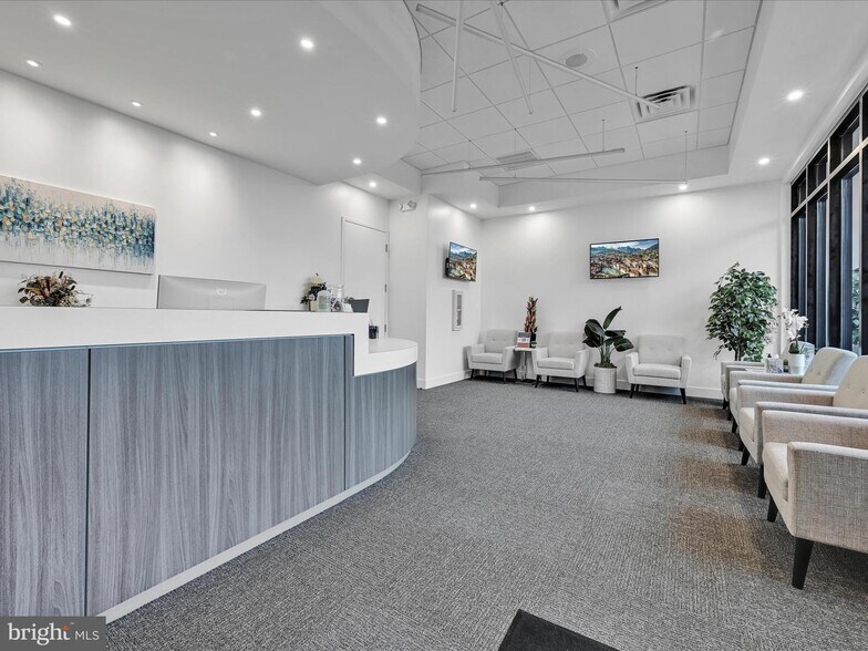 More Photos Of 742 E Main St, Annville Medical For Lease