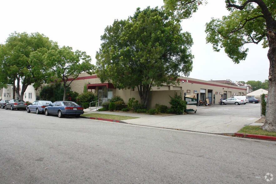 Primary Photo Of 445 W Garfield Ave, Glendale Warehouse For Lease