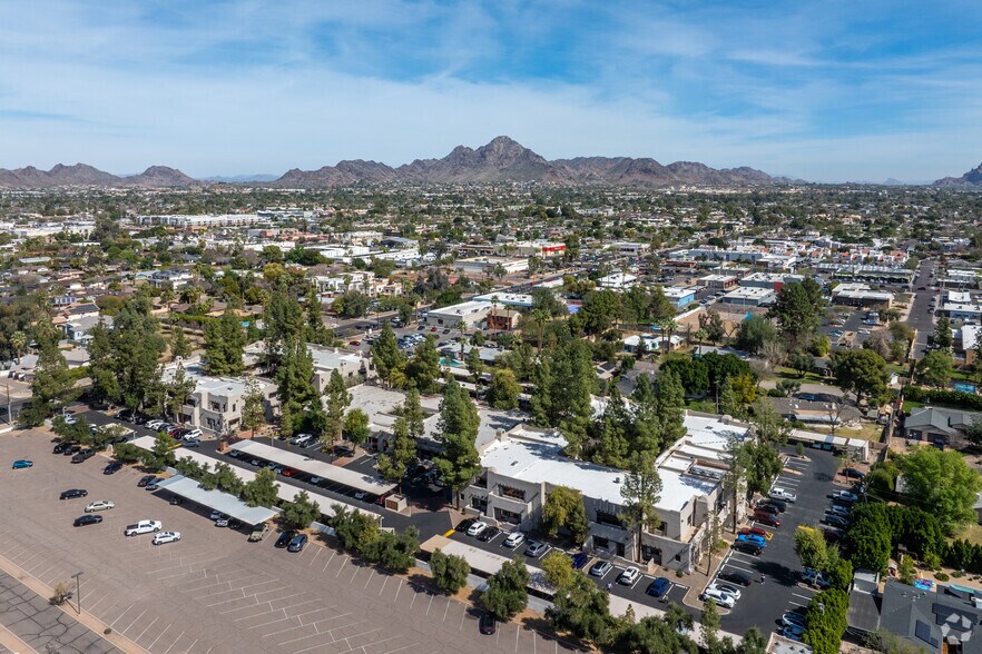 More Photos Of 301 E Bethany Home Rd, Phoenix Office For Sale