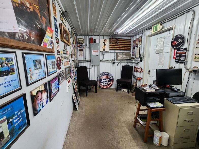 More Photos Of 2800 NY-49, West Monroe Auto Repair For Sale