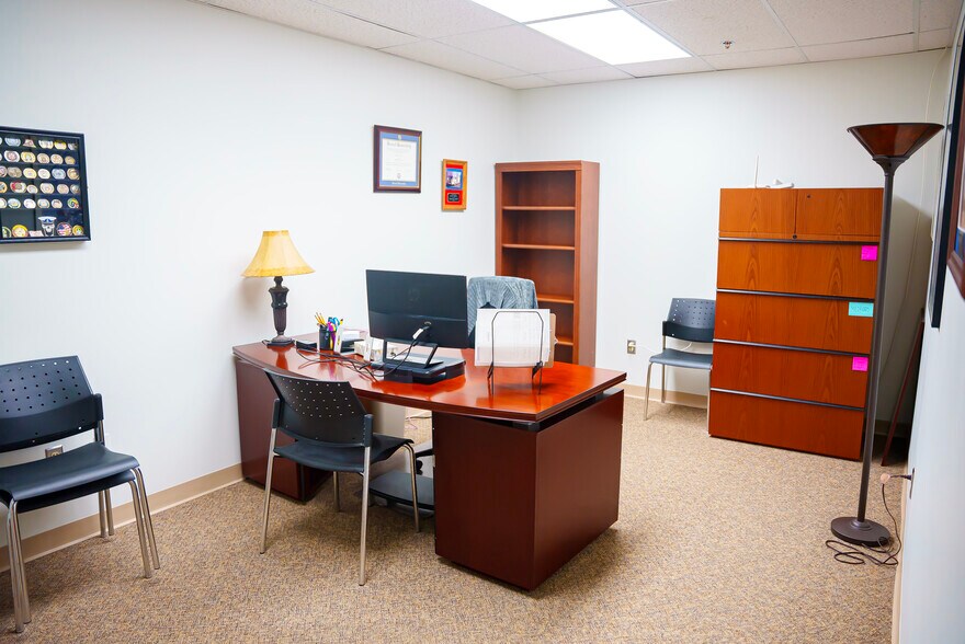 More Photos Of 1301 W Forest Grove Rd, Vineland Flex For Lease