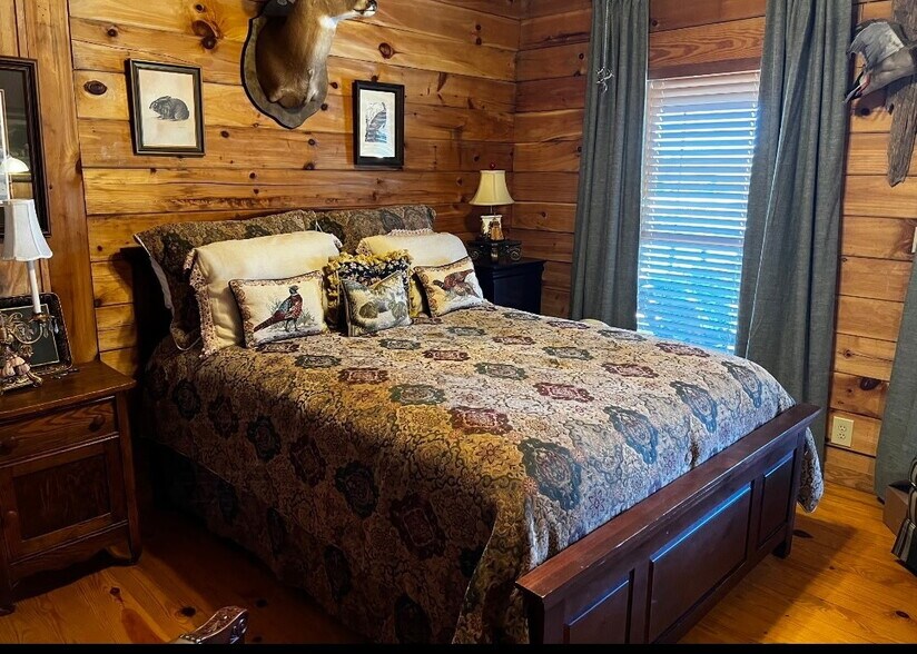 More Photos Of 289 Acres, Hayneville Land For Sale