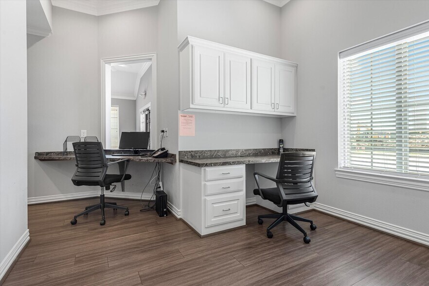 More Photos Of 425 Old Newman Rd, Frisco Medical For Sale