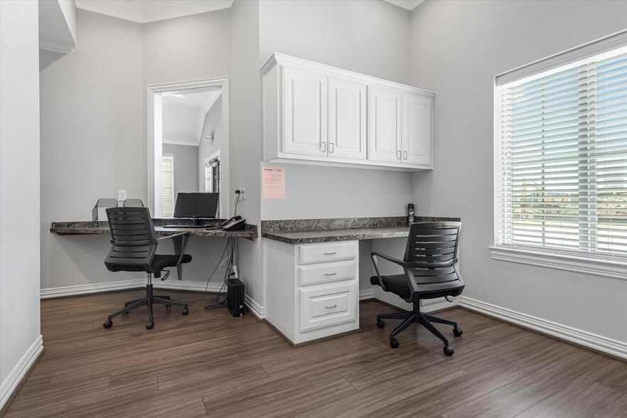 More Photos Of 425 Old Newman Rd, Frisco Medical For Lease