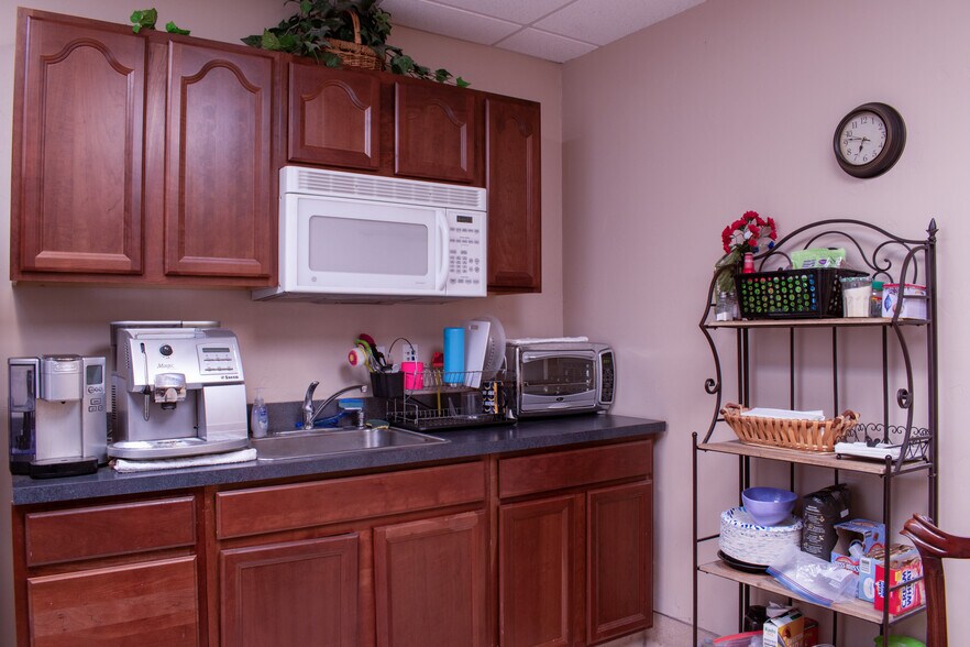 More Photos Of 480 E Prater Way, Sparks Medical For Sale