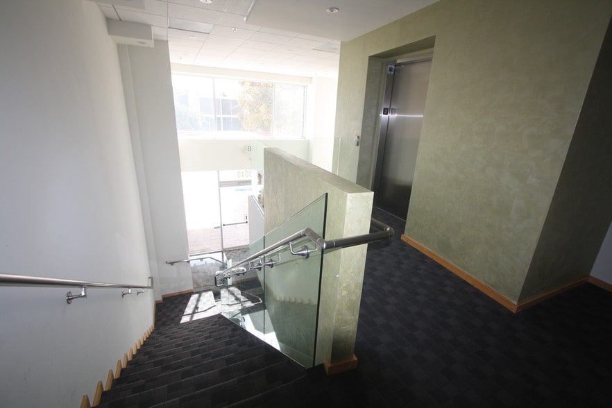 More Photos Of 19034-19042 Soledad Canyon Rd, Santa Clarita Medical For Lease
