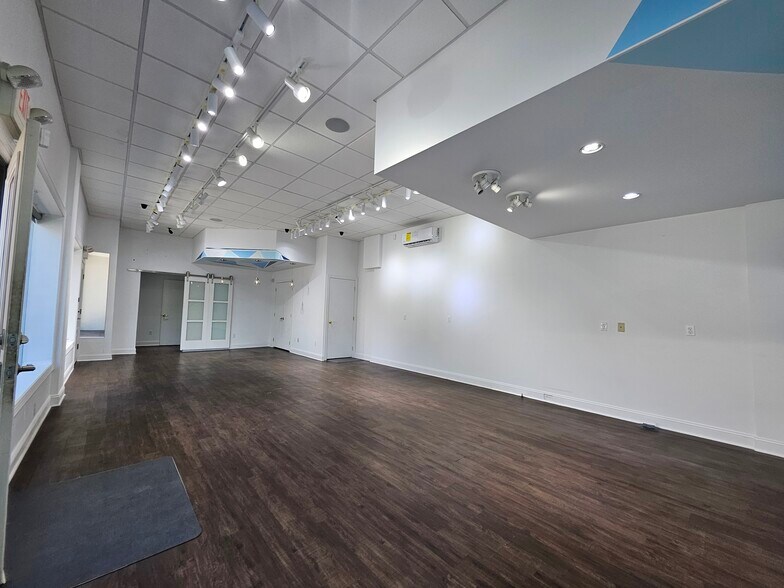 More Photos Of 1902 W Allen St, Allentown Storefront For Lease
