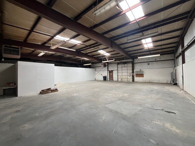 More Photos Of 2925 Switzer Ave, Columbus Warehouse For Lease