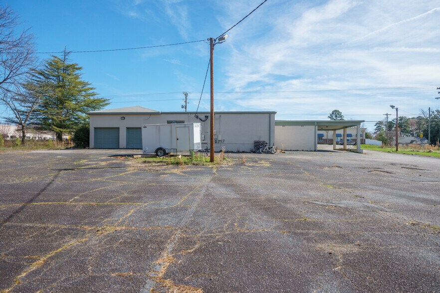 More Photos Of 16601 Old Statesville Rd, Huntersville Storefront Retail Office For Sale