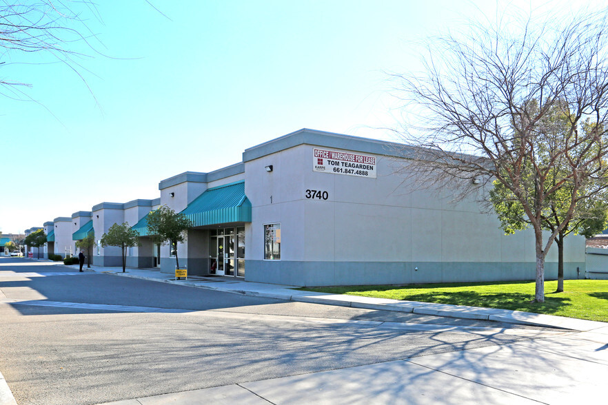 Primary Photo Of 3740 N Sillect Ave, Bakersfield Light Manufacturing For Lease