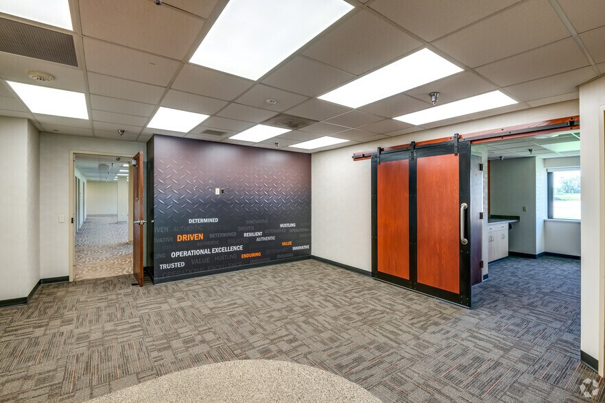 More Photos Of 1555 Glory Rd, Green Bay Manufacturing For Lease