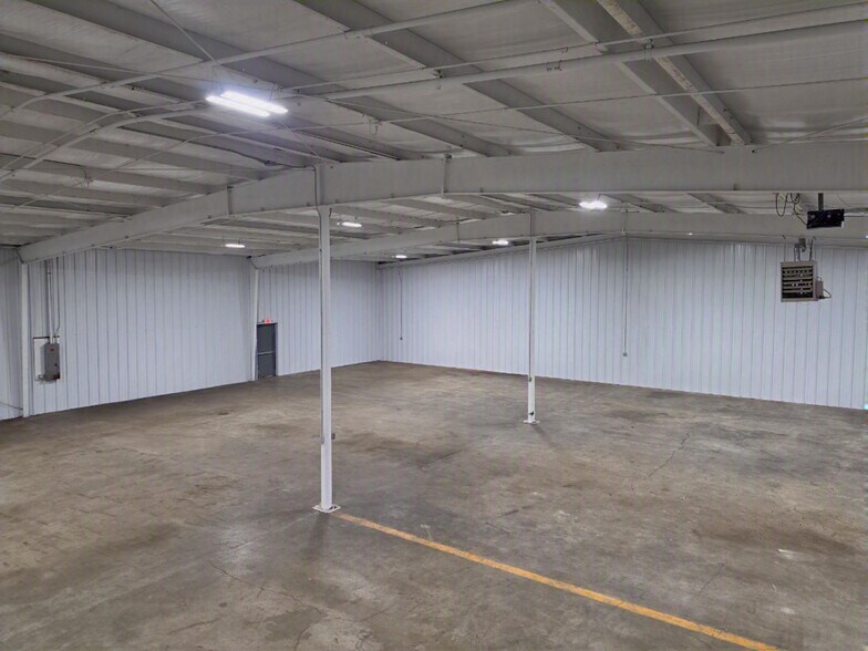 More Photos Of 53115 Faith Ave, Elkhart Manufacturing For Lease