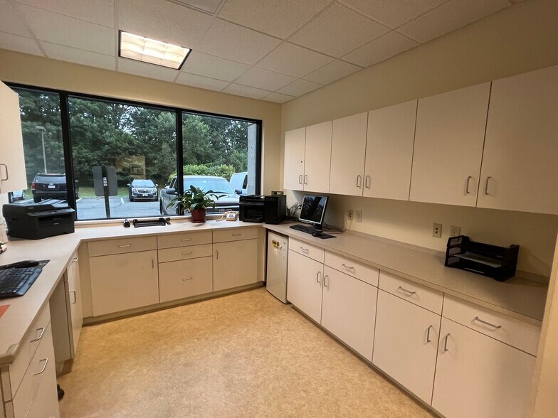 More Photos Of 265 Benton Dr, East Longmeadow Medical For Sale