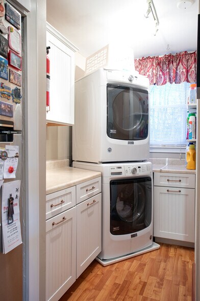 More Photos Of 2 Oak St, West Stockbridge Hospitality For Sale