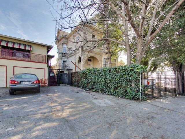 More Photos Of 1718 High St, Oakland Apartments For Sale
