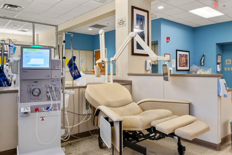 More Photos Of 8410 Decatur St, Westminster Medical For Sale