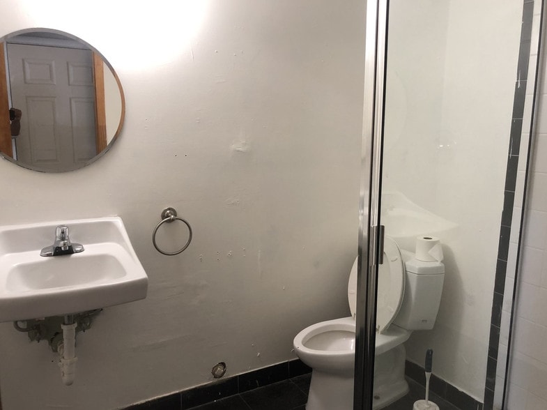 More Photos Of 331 NW 26th St, Miami Unknown For Lease