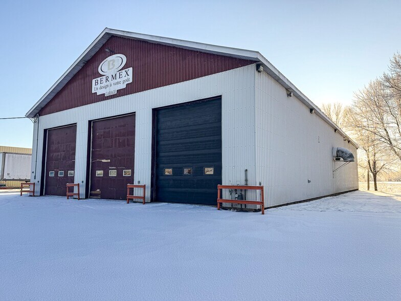 More Photos Of 215-223 Boul Ouest O, Maskinongé Industrial For Sale