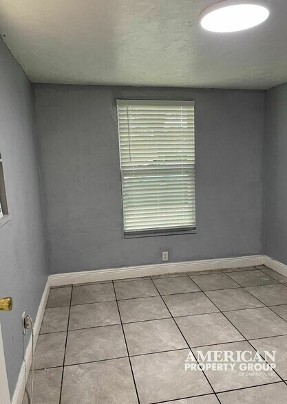 More Photos Of 2619 45th Ave W, Bradenton Apartments For Sale